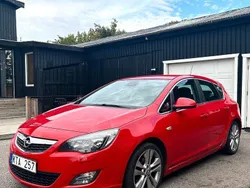 Röd Begagnad 2010 Opel Astra Halvkombi | 42 900 kr (Marknadspris)