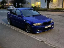 Grå Begagnad 2002 BMW 320 Sedan | 55 000 kr (Dyr)
