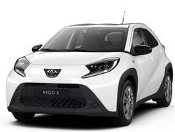 Vit Ny 2025 Toyota Aygo Play Halvkombi | 193 900 kr