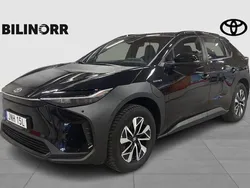 Svart Begagnad 2023 Toyota bZ4X Active SUV | 439 900 kr (Marknadspris)