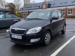 Svart Begagnad 2011 Skoda Fabia Halvkombi | 20 000 kr (Marknadspris)