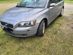 Grå Begagnad 2004 Volvo S40 Sedan | 20 000 kr (Marknadspris)