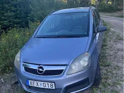 Grå Begagnad 2006 Opel Zafira Minibuss | 5 000 kr