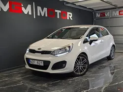 Vit Begagnad 2013 Kia Rio Halvkombi | 68 000 kr (Marknadspris)
