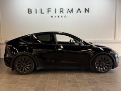 Svart Begagnad 2023 Tesla Model Y Performance SUV | 389 900 kr (Marknadspris)