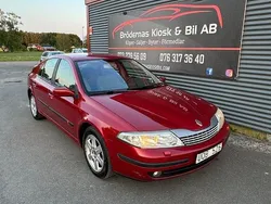 Röd Begagnad 2004 Renault Laguna II Expression Halvkombi | 19 900 kr