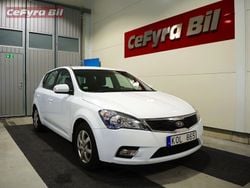Vit Begagnad 2010 Kia Ceed Halvkombi | 75 900 kr (Marknadspris)
