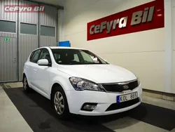 Vit Begagnad 2010 Kia Ceed Halvkombi | 79 900 kr (Lite dyr)