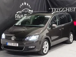 Mörkbrun Begagnad 2019 VW Sharan Minibuss | 239 800 kr (Marknadspris)