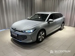 Silver Ny 2024 VW Passat Business Kombi | 449 900 kr (Marknadspris)