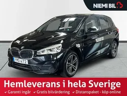 Svart Begagnad 2018 BMW 225 Active Tourer Sport Line Minibuss | 179 900 kr (Marknadspris)