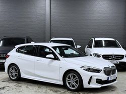 Vit Begagnad 2020 BMW 118 M Sport Halvkombi | 249 900 kr (Marknadspris)