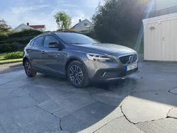 Grå Begagnad 2019 Volvo V40 CC Kombi | 207 000 kr (Bra pris)