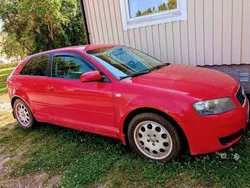 Röd Begagnad 2004 Audi A3 Attraction Halvkombi | 23 000 kr (Marknadspris)