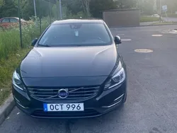 Grå Begagnad 2016 Volvo S60 Sedan | 178 000 kr (Marknadspris)