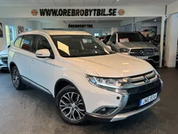 Vit Begagnad 2015 Mitsubishi Outlander SUV | 164 900 kr (Marknadspris)