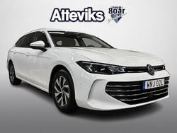 Vit Begagnad 2024 VW Passat Business Kombi | 338 900 kr (Lite dyr)