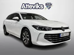 Vit Begagnad 2024 VW Passat Business Kombi | 338 800 kr (Marknadspris)