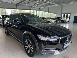 Svart Begagnad 2019 Volvo V90 CC Kombi | 304 900 kr (Marknadspris)