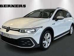 Vit Begagnad 2021 VW Golf Alltrack Kombi | 319 900 kr (Marknadspris)