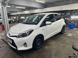 Begagnad 2014 Toyota Yaris Hybrid Halvkombi | 125 000 kr (Marknadspris)