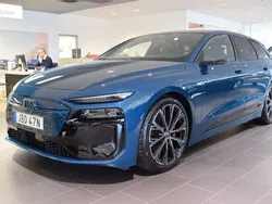 Mörkblå (malpeloblå metallic) Ny 2024 Audi A6 e-tron S-Line Kombi | 875 900 kr (Superpris)