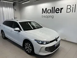 Vit (pure white) Begagnad 2024 VW Passat Business Kombi | 354 900 kr (Marknadspris)