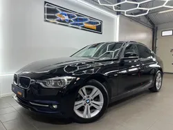 Svart Begagnad 2017 BMW 318 Sport Line Sedan | 199 900 kr (Marknadspris)