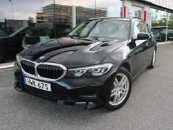 Svart Begagnad 2021 BMW 330e Sport Line Kombi | 269 900 kr (Superpris)
