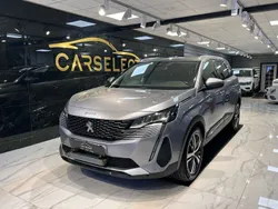 Grå Begagnad 2020 Peugeot 5008 Minibuss | 229 800 kr (Marknadspris)