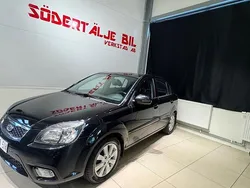Svart Begagnad 2011 Kia Rio Halvkombi | 39 900 kr