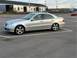 Silver Begagnad 2005 Mercedes E200 Sedan | 38 000 kr (Bra pris)