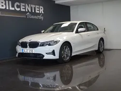 Vit Begagnad 2020 BMW 330e Sport Line Sedan | 299 900 kr
