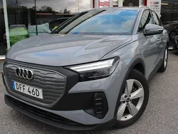 Grå Begagnad 2022 Audi Q4 e-tron Sport SUV | 299 900 kr (Marknadspris)