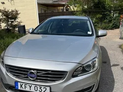 Silver Begagnad 2016 Volvo V60 Momentum Kombi | 149 000 kr (Marknadspris)