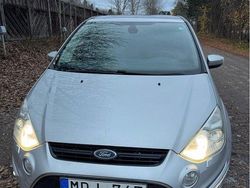 Grå Begagnad 2012 Ford S-MAX Business Edition Minibuss | 77 000 kr (Marknadspris)