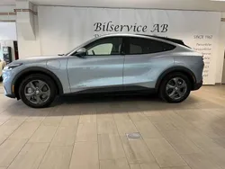 Grå (iced blue silver) Begagnad 2022 Ford Mustang Mach-E Standard Range SUV | 450 000 kr (Dyr)