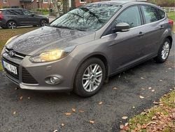 Brun Begagnad 2013 Ford Focus Titanium Halvkombi | 59 900 kr (Marknadspris)
