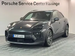 Grå Begagnad 2024 Porsche Macan SUV | 965 000 kr (Superpris)
