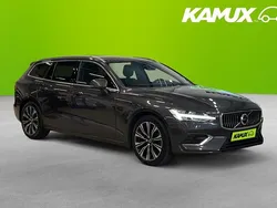 Grå Begagnad 2023 Volvo V60 Core Kombi | 318 800 kr (Marknadspris)