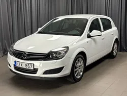 Vit Begagnad 2011 Opel Astra Halvkombi | 49 900 kr (Marknadspris)