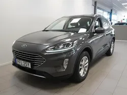 Grå Begagnad 2021 Ford Kuga Titanium SUV | 234 800 kr (Marknadspris)
