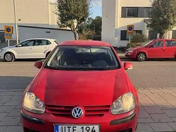 Röd Begagnad 2004 VW Golf IV S Halvkombi | 24 900 kr (Marknadspris)