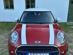 Röd Begagnad 2017 Mini Cooper Pepper Halvkombi | 129 000 kr (Bra pris)