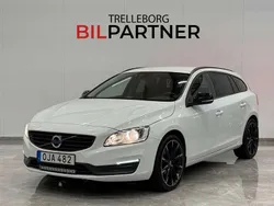 Vit Begagnad 2016 Volvo V60 Kinetic Kombi | 149 900 kr (Marknadspris)