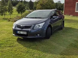 Blå Begagnad 2010 Toyota Avensis Business Edition Kombi | 115 000 kr (Marknadspris)
