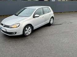 Ljusbrun (brun) Begagnad 2011 VW Golf Halvkombi | 54 500 kr (Marknadspris)