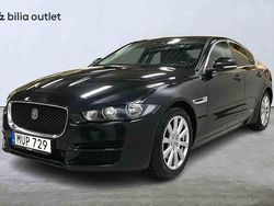 Svart Begagnad 2016 Jaguar XE Sedan | 119 900 kr