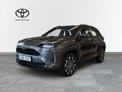 Mörkgrå (grå) Begagnad 2024 Toyota Yaris Hybrid SUV | 289 900 kr (Dyr)