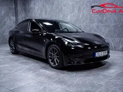 Svart Begagnad 2021 Tesla Model 3 Standard Range Plus Sedan | 242 800 kr (Bra pris)